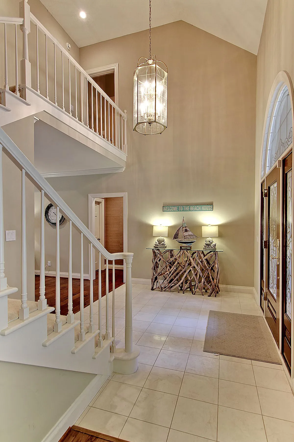 Two-story foyer