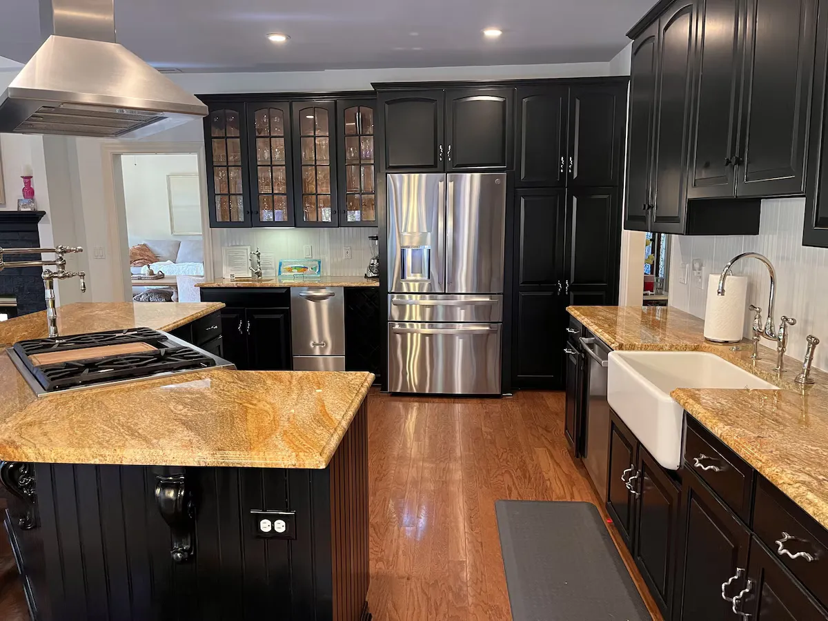 Kitchen, glass-front cabinets