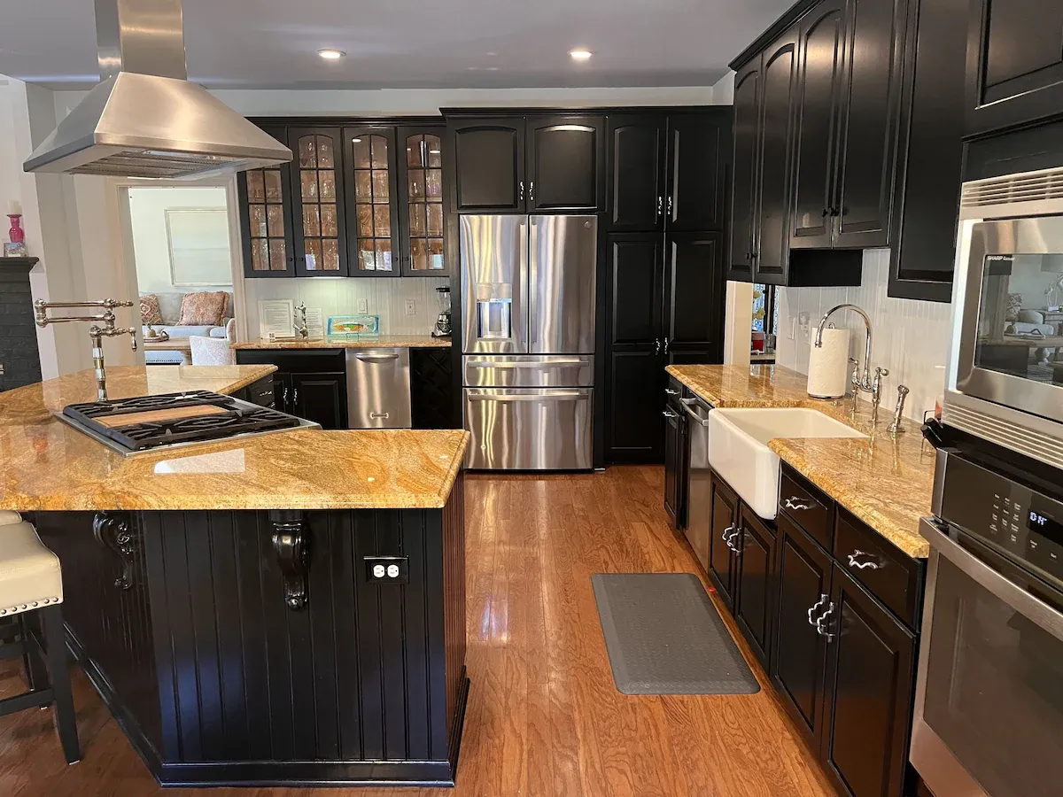 Kitchen, farmhouse sink